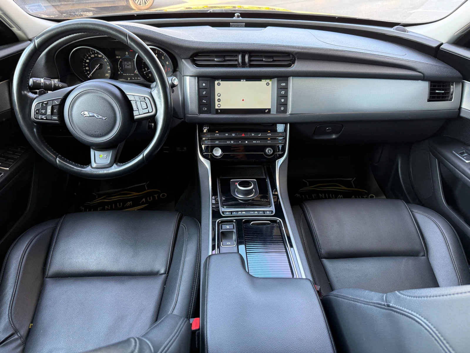 Jaguar Xf 35t R Sport 6 МЕСЕЦА ГАРАНЦИЯ/340к.с. 4х4 Facelift, снимка 10 - Автомобили и джипове - 55655470
