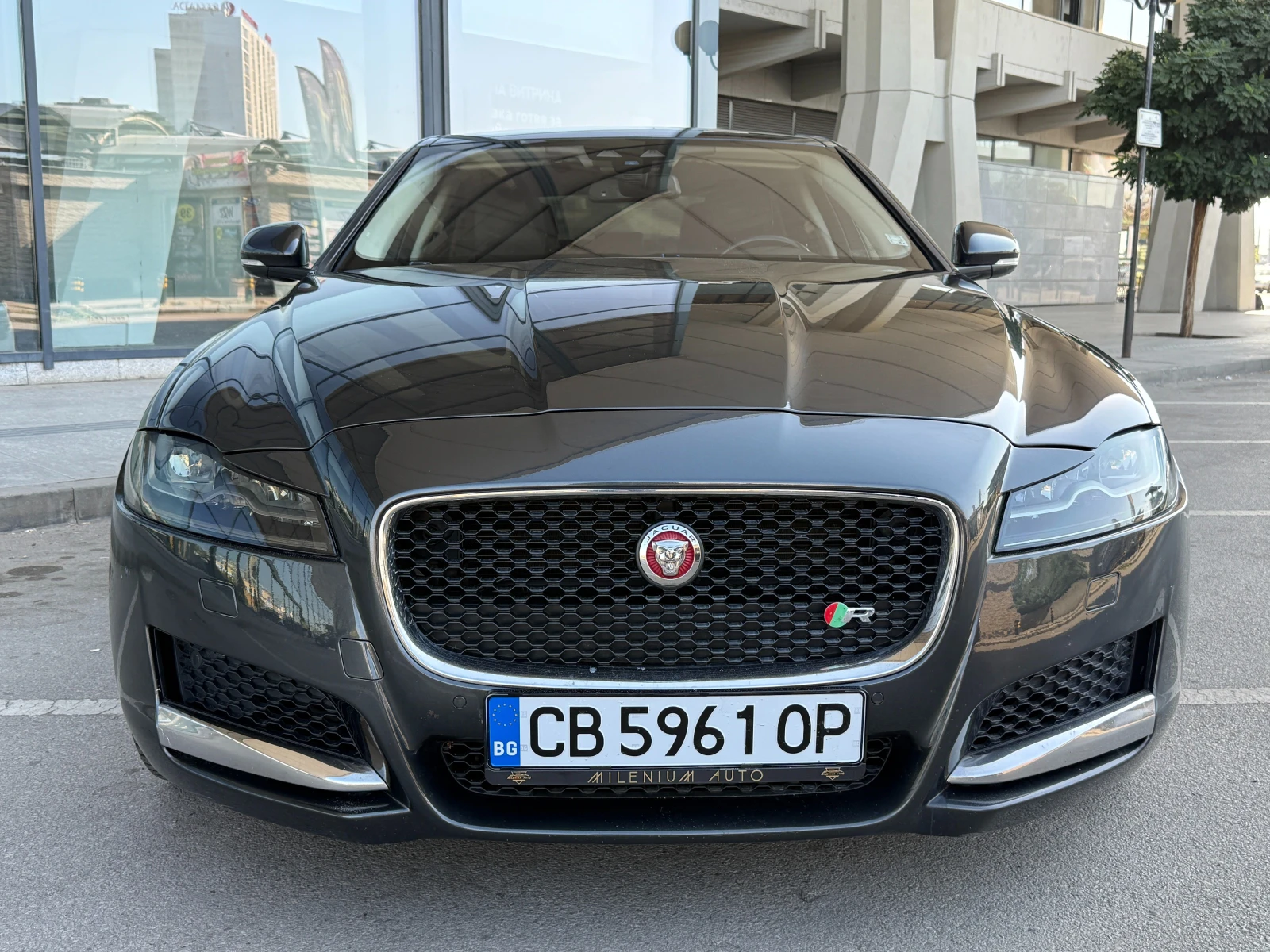 Jaguar Xf 35t R Sport 6 МЕСЕЦА ГАРАНЦИЯ/340к.с. 4х4 Facelift, снимка 7 - Автомобили и джипове - 55655470