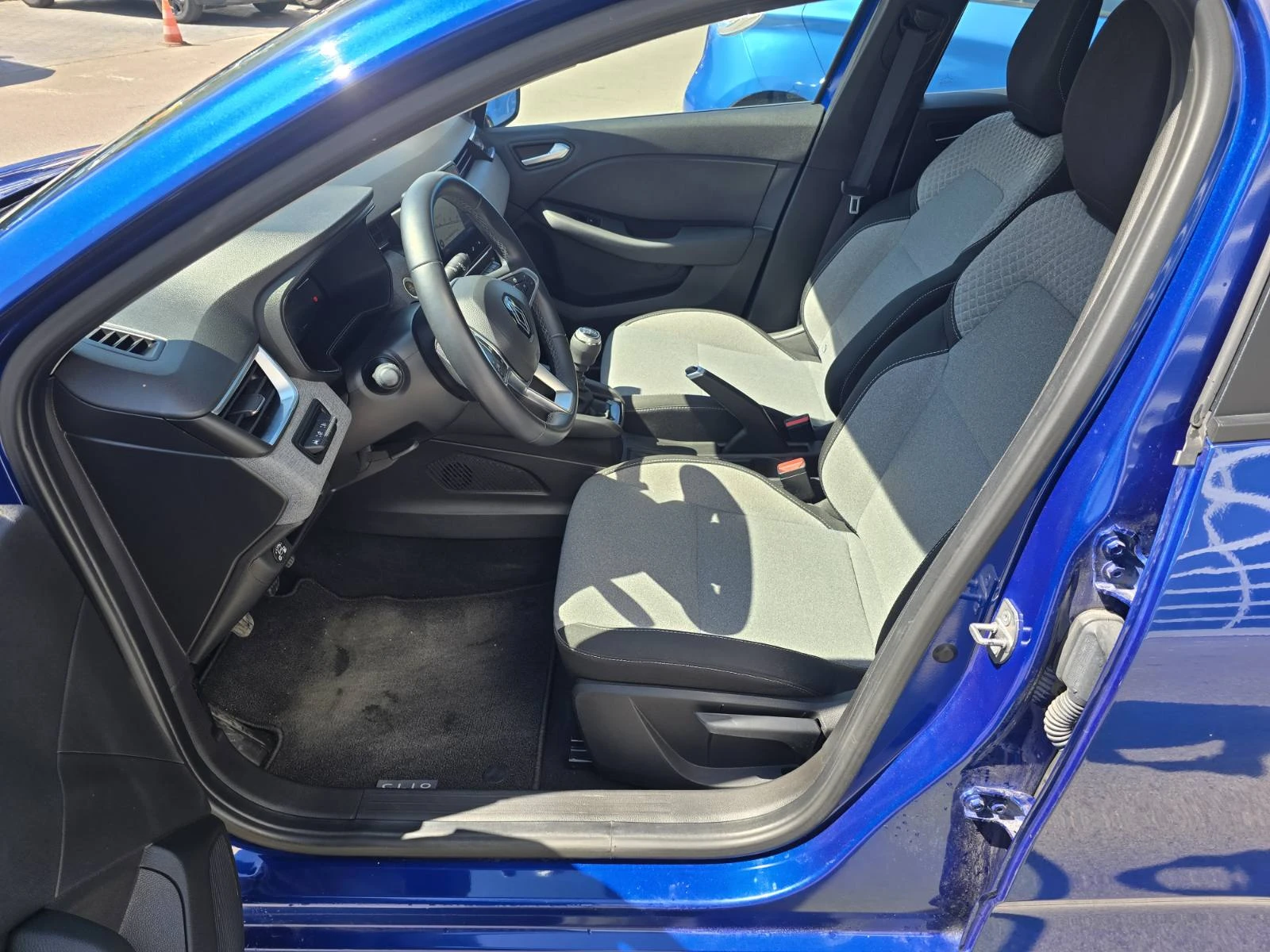 Renault Clio 1.0 TCe 100 LPG, снимка 13 - Автомобили и джипове - 56015326