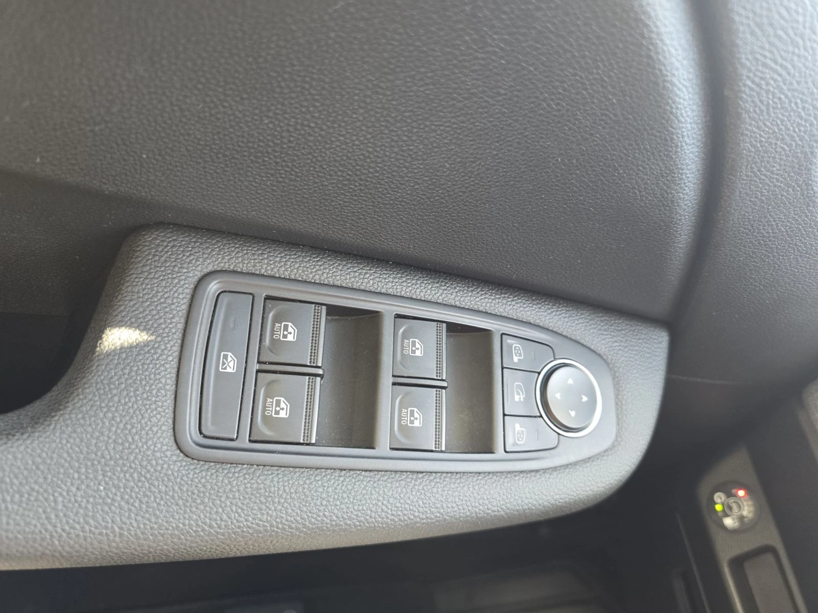 Renault Clio 1.0 TCe 100 LPG, снимка 12 - Автомобили и джипове - 56015326