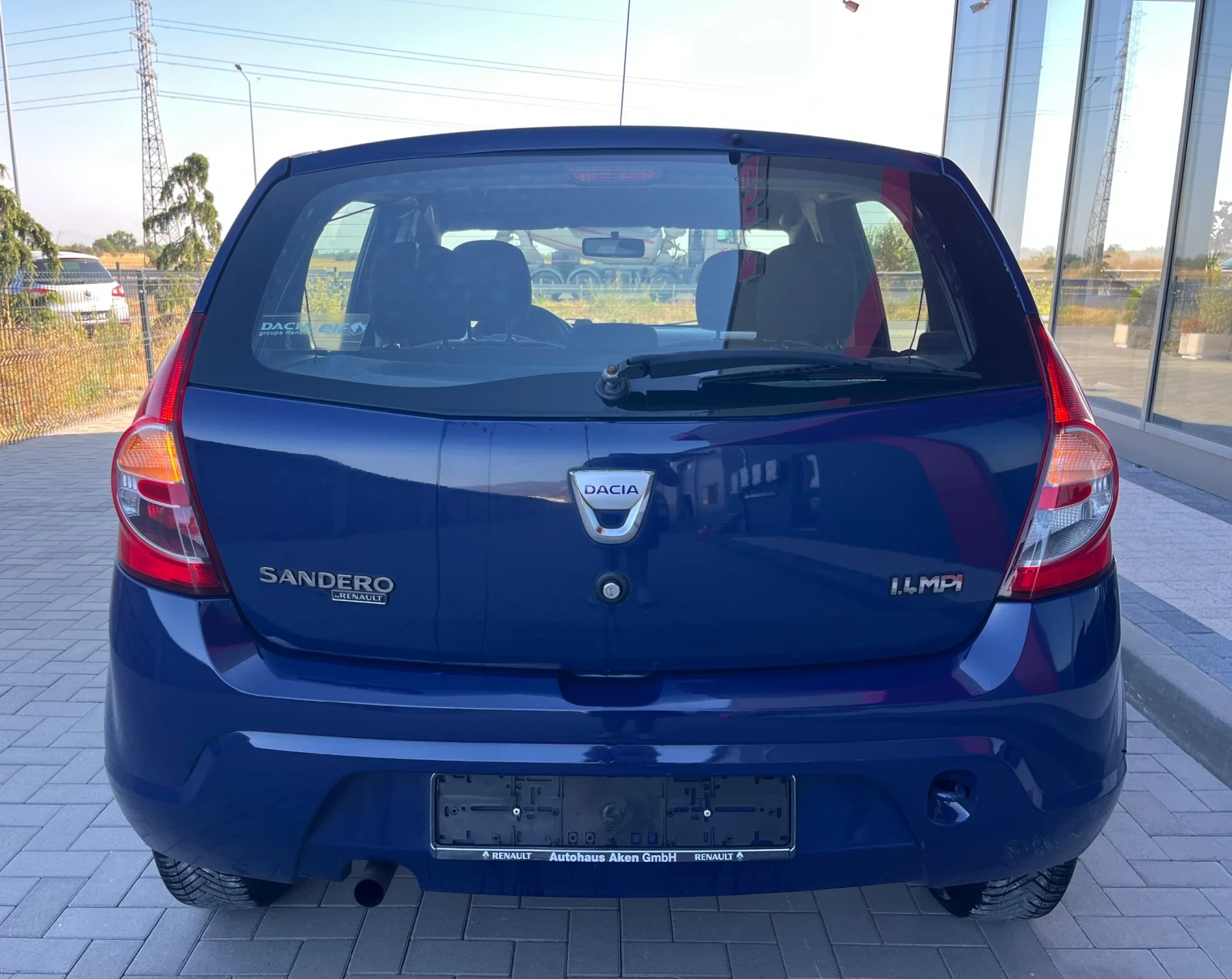 Dacia Sandero 1.4MPI, снимка 5 - Автомобили и джипове - 56018055