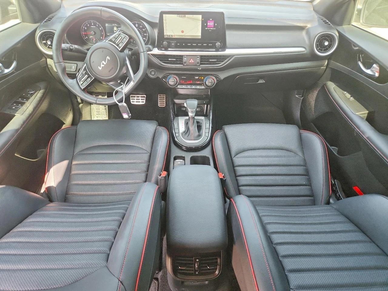 Kia Forte 1.6l Gt, снимка 8 - Автомобили и джипове - 56039356