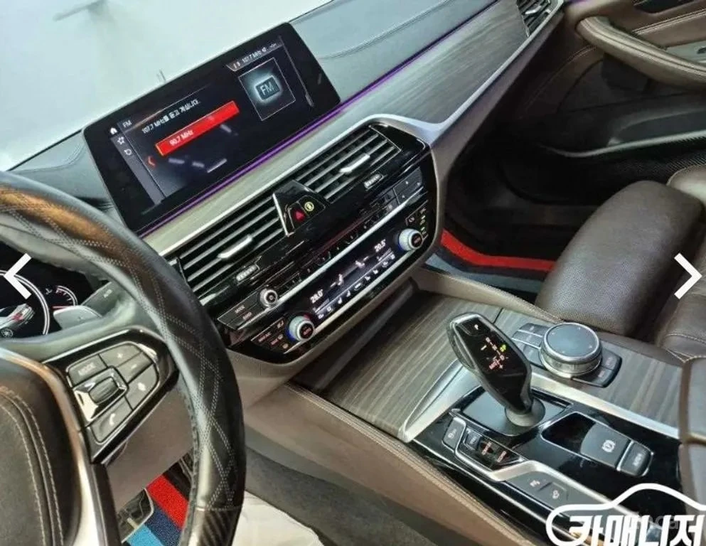 BMW 530  M Sport Package Plus/ДИСТРОНИК/ХЕДЪП/ОБДУХ/ТВ/, снимка 10 - Автомобили и джипове - 56131011