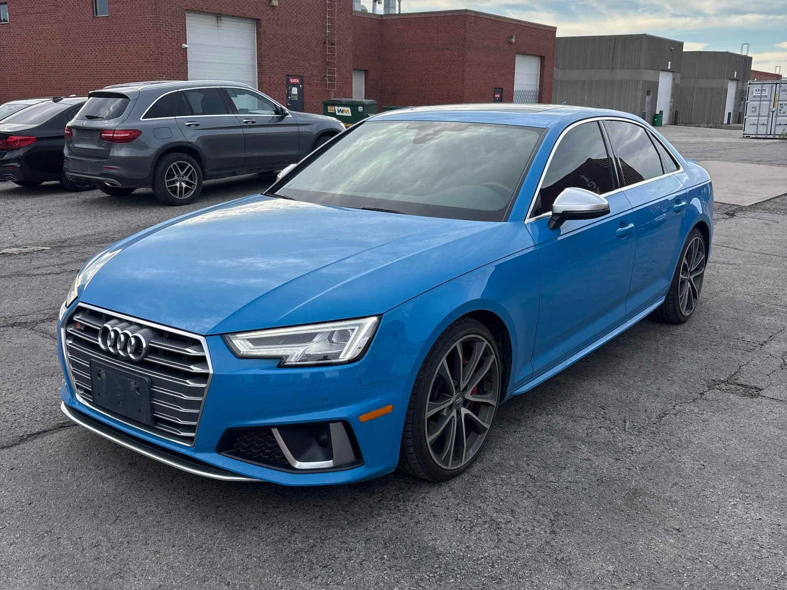 Audi S4 Technik / 360 / Distronic / B&O / Carfax / Лизинг, снимка 16 - Автомобили и джипове - 56149759
