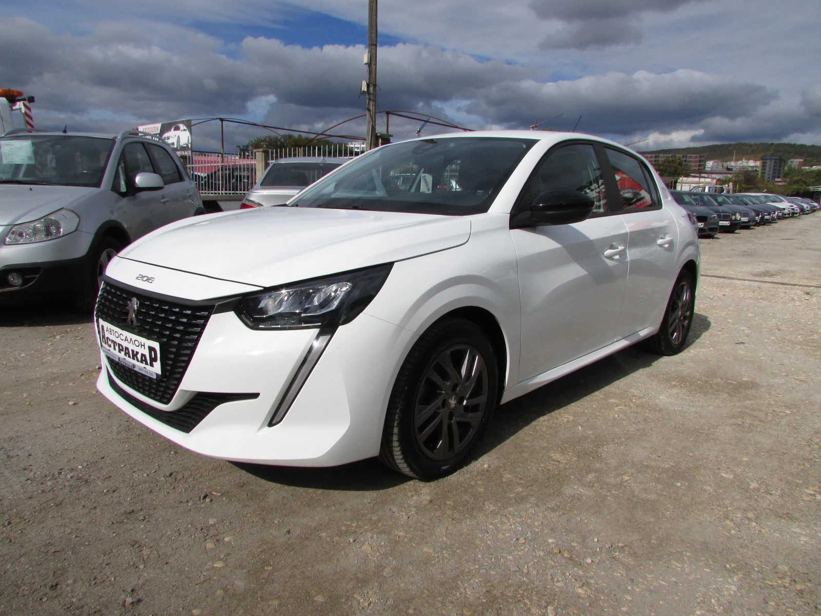 Peugeot 208 1.5 e-HDI EU6D, снимка 3 - Автомобили и джипове - 56545328