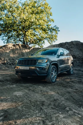 Обява за продажба на Jeep Grand cherokee Limited 4х4 нови зимни гуми,  автокаско, обслужен ~47 500 лв. - изображение 1 | Auto.bg Обява за продажба на Jeep Grand cherokee Limited 4х4 нови зимни гуми,  автокаско, обслужен ~47 500 лв. - изображение 1