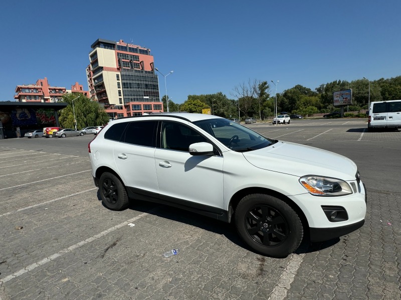 Volvo XC60 2.4 D D5, снимка 4 - Автомобили и джипове - 46755252