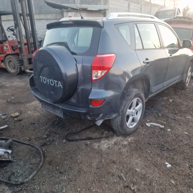 Toyota Rav4 2.2 d4d, снимка 1 - Автомобили и джипове - 47805194