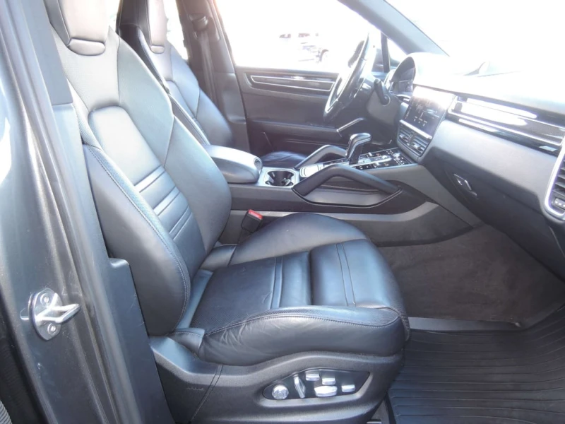 Porsche Cayenne CARFAX, снимка 9 - Автомобили и джипове - 53188473