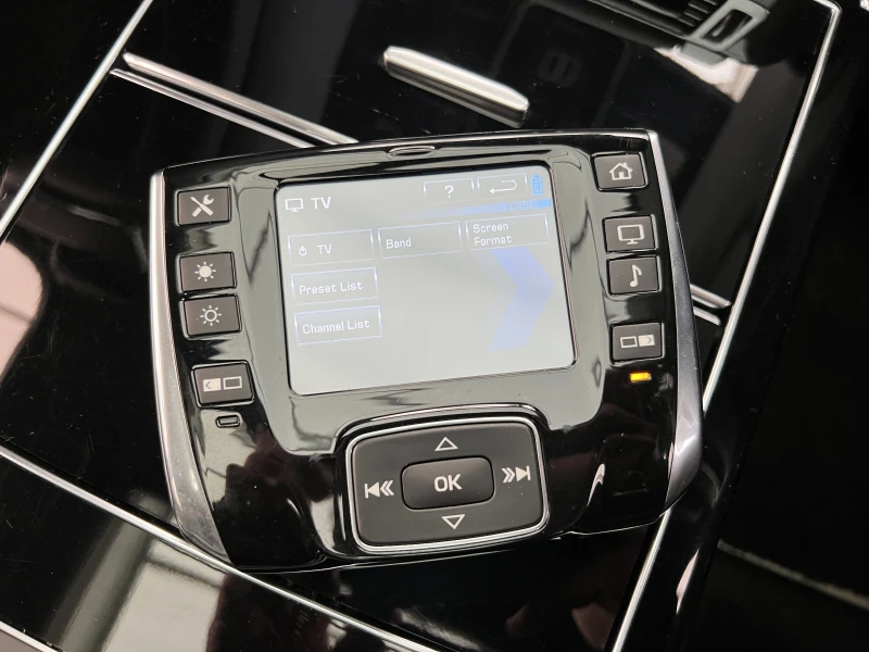 Land Rover Range rover P510 AUTOBIOGRAPHY/4-SEATS/TV/MERIDIAN/PANO/CAMERA, снимка 15 - Автомобили и джипове - 53413196