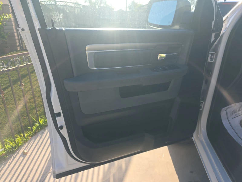 Dodge RAM 1500, снимка 9 - Автомобили и джипове - 53558477