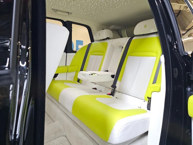 Rolls-Royce Cullinan КРАЙНА ЦЕНА: 450594 EUR, снимка 17 - Автомобили и джипове - 55966852