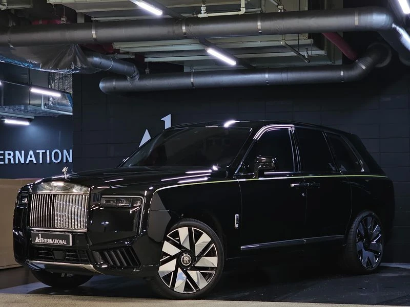 Rolls-Royce Cullinan КРАЙНА ЦЕНА: 450594 EUR, снимка 2 - Автомобили и джипове - 55966852