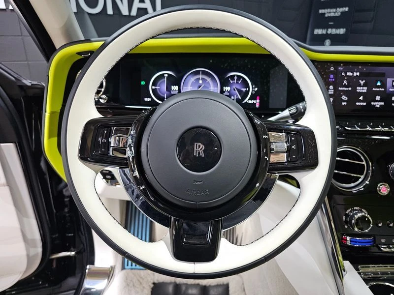 Rolls-Royce Cullinan КРАЙНА ЦЕНА: 450594 EUR, снимка 15 - Автомобили и джипове - 55966852