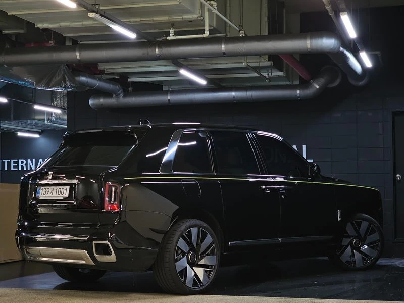 Rolls-Royce Cullinan КРАЙНА ЦЕНА: 450594 EUR, снимка 7 - Автомобили и джипове - 55966852