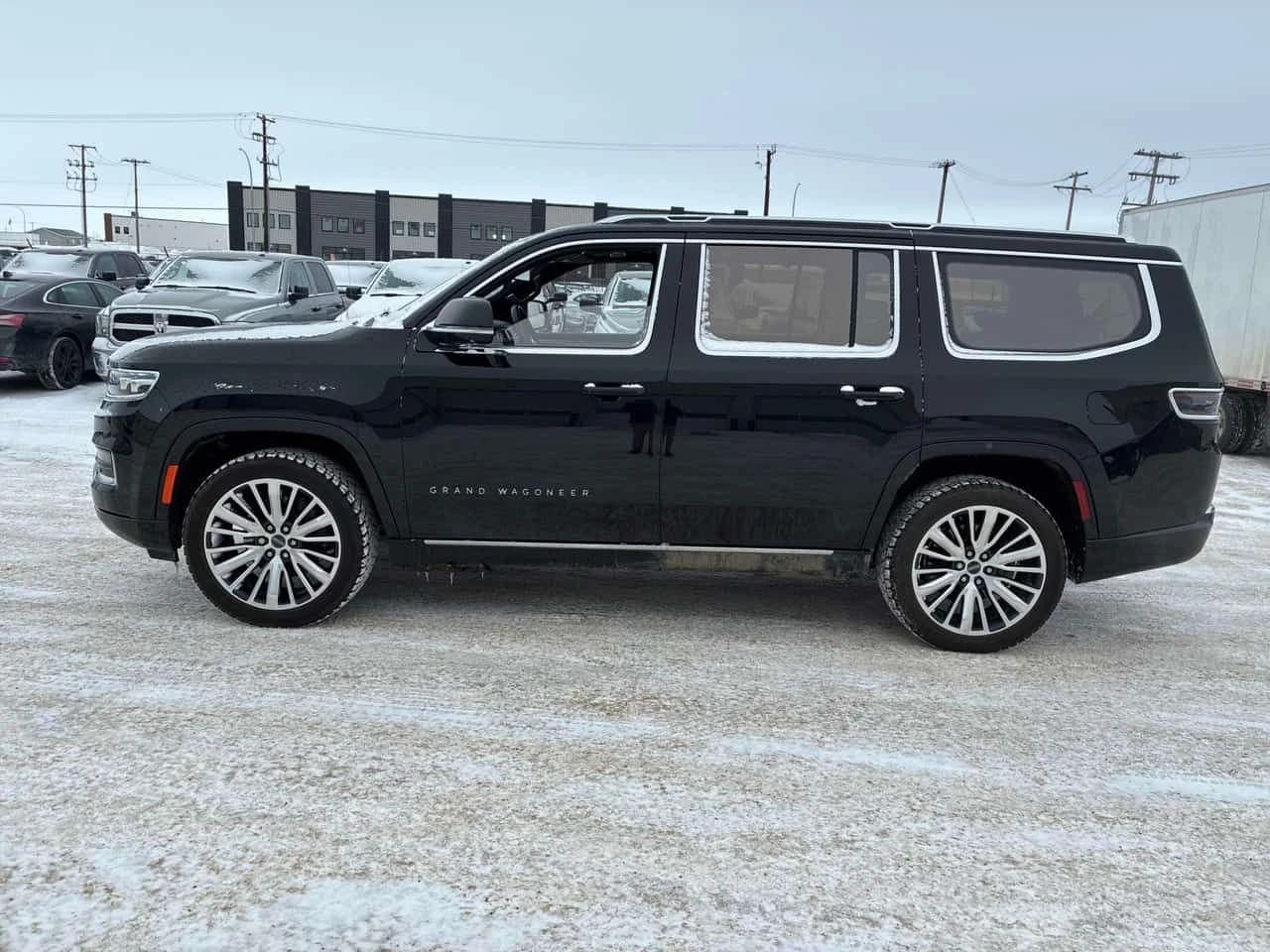 Jeep Grand Wagoneer SERIES III 6.4L| HUD| 360| ОБДУХВАНЕ| ПАНОРАМА| , снимка 3 - Автомобили и джипове - 53988285