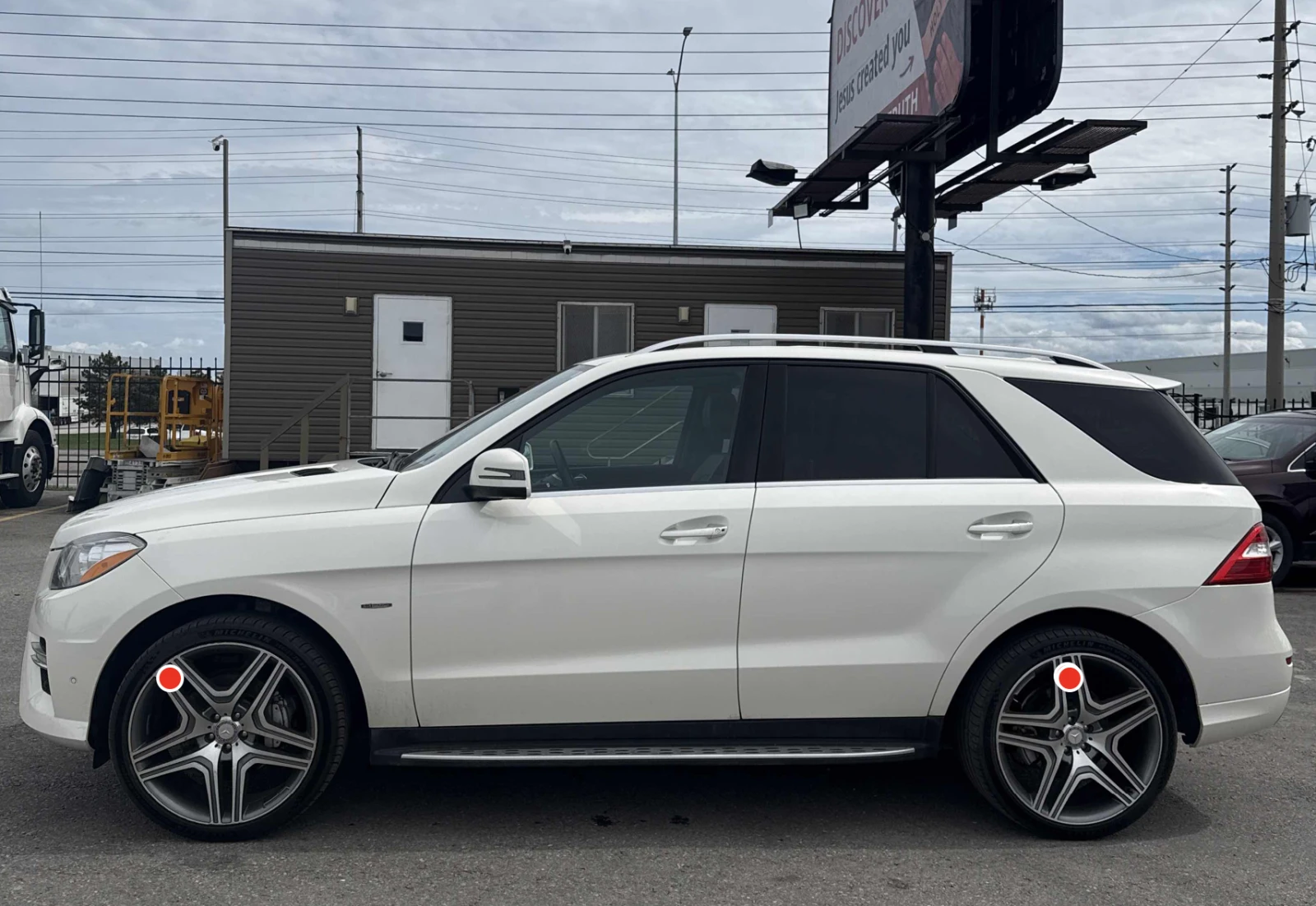 Mercedes-Benz ML 350 BLUeTEC* AMG PACK* PANO* KEYLESS* ПОДГРЕВ* , снимка 2 - Автомобили и джипове - 54197612