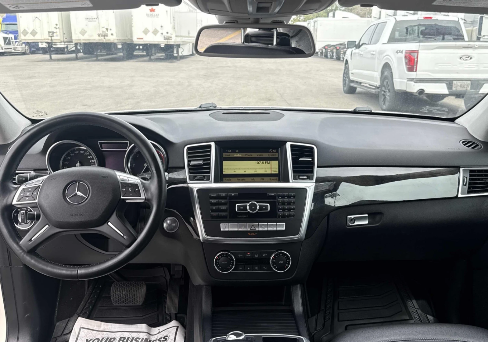 Mercedes-Benz ML 350 BLUeTEC* AMG PACK* PANO* KEYLESS* ПОДГРЕВ* , снимка 8 - Автомобили и джипове - 54197612