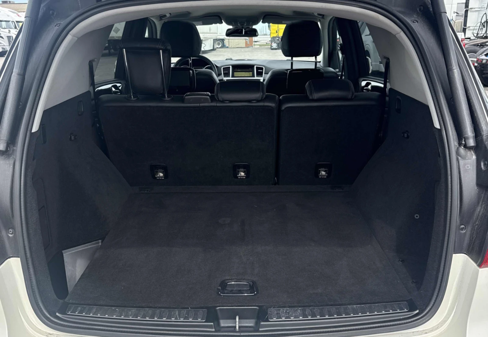 Mercedes-Benz ML 350 BLUeTEC* AMG PACK* PANO* KEYLESS* ПОДГРЕВ* , снимка 11 - Автомобили и джипове - 54197612