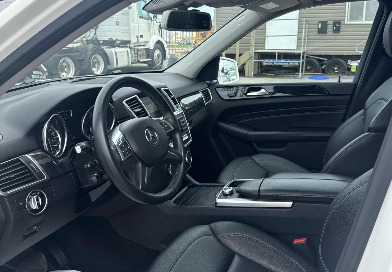 Mercedes-Benz ML 350 BLUeTEC* AMG PACK* PANO* KEYLESS* ПОДГРЕВ* , снимка 9 - Автомобили и джипове - 54197612