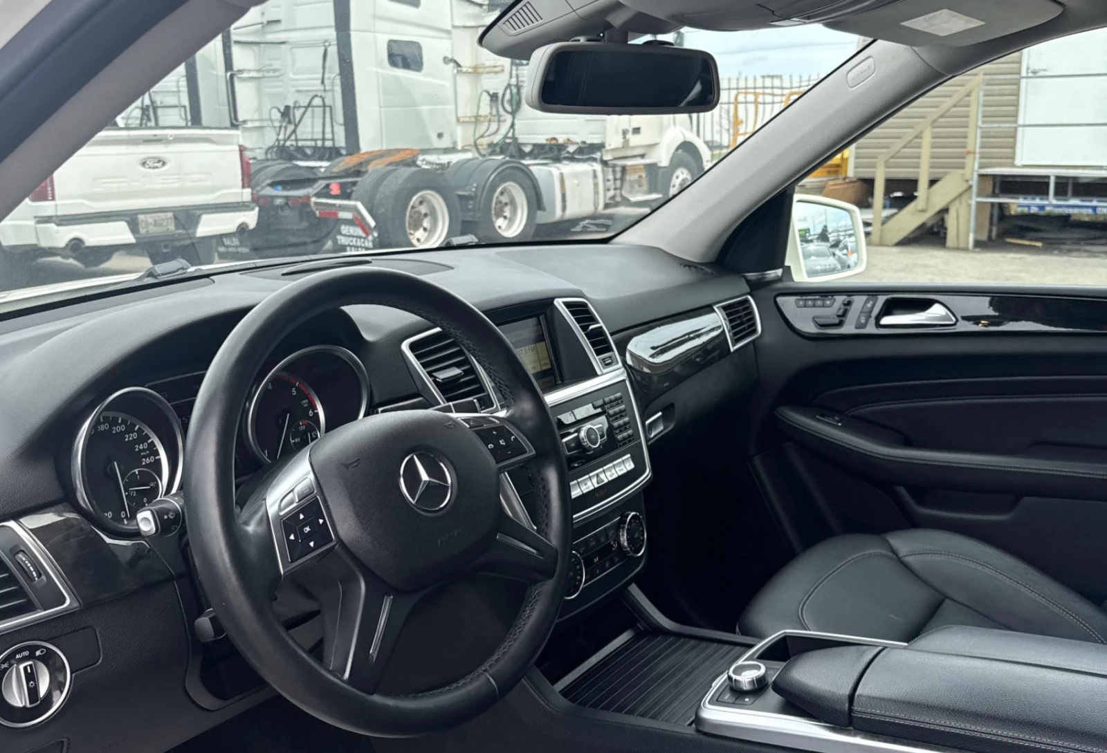 Mercedes-Benz ML 350 BLUeTEC* AMG PACK* PANO* KEYLESS* ПОДГРЕВ* , снимка 5 - Автомобили и джипове - 54197612