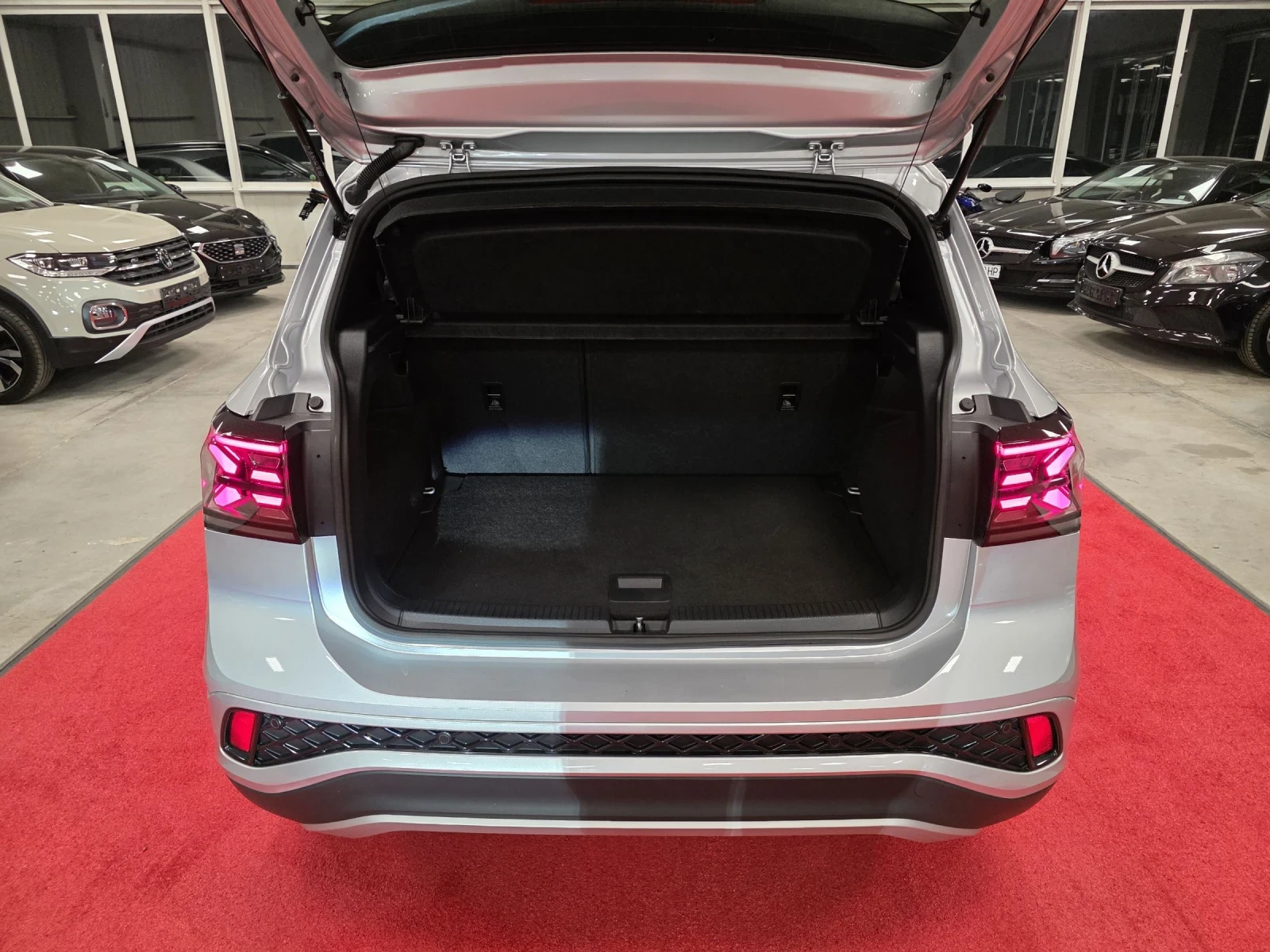 VW T-Cross R | 1.5TSI | DSG7 | IQ Light , снимка 16 - Автомобили и джипове - 54208914