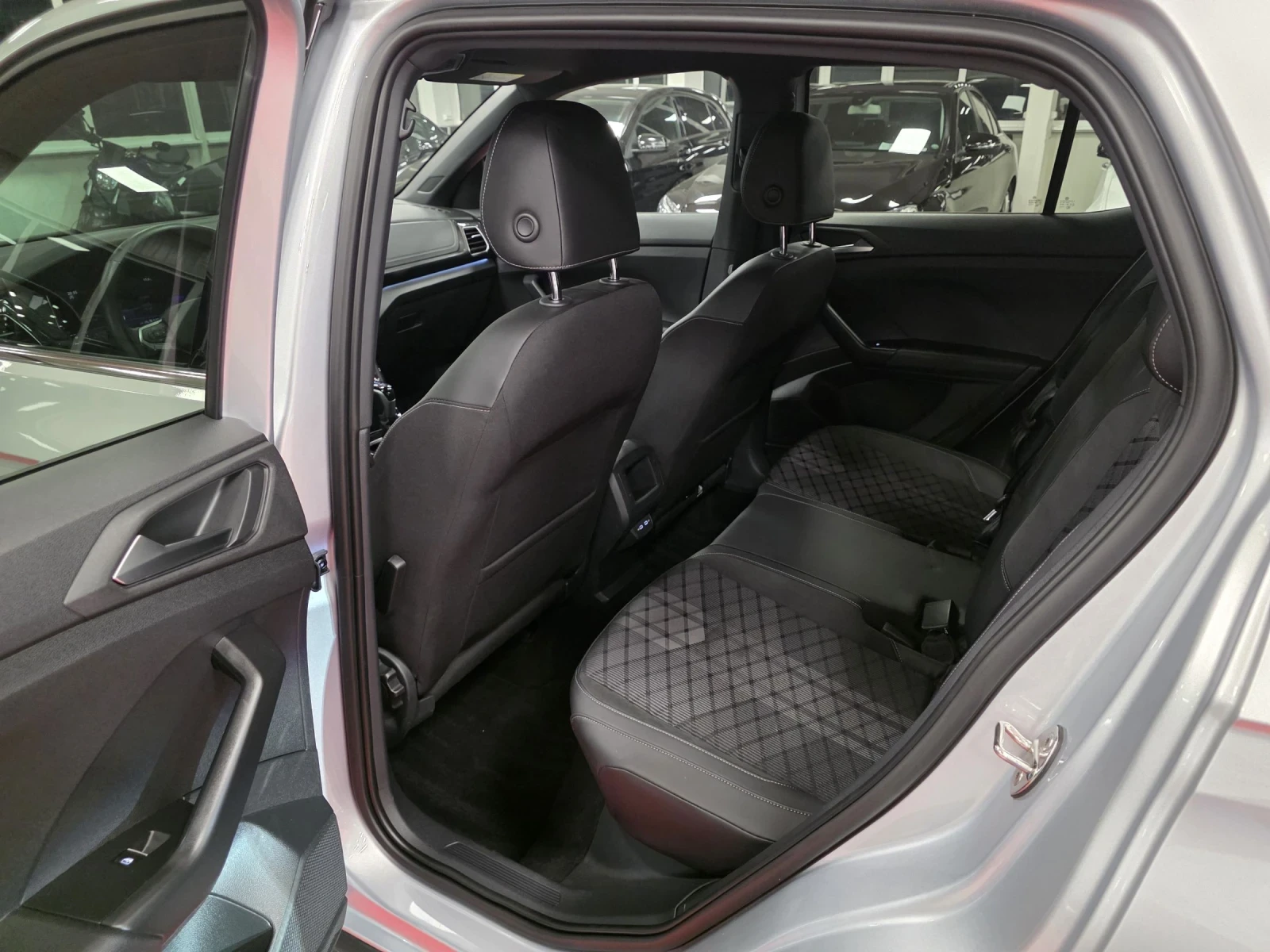 VW T-Cross R | 1.5TSI | DSG7 | IQ Light , снимка 15 - Автомобили и джипове - 54208914