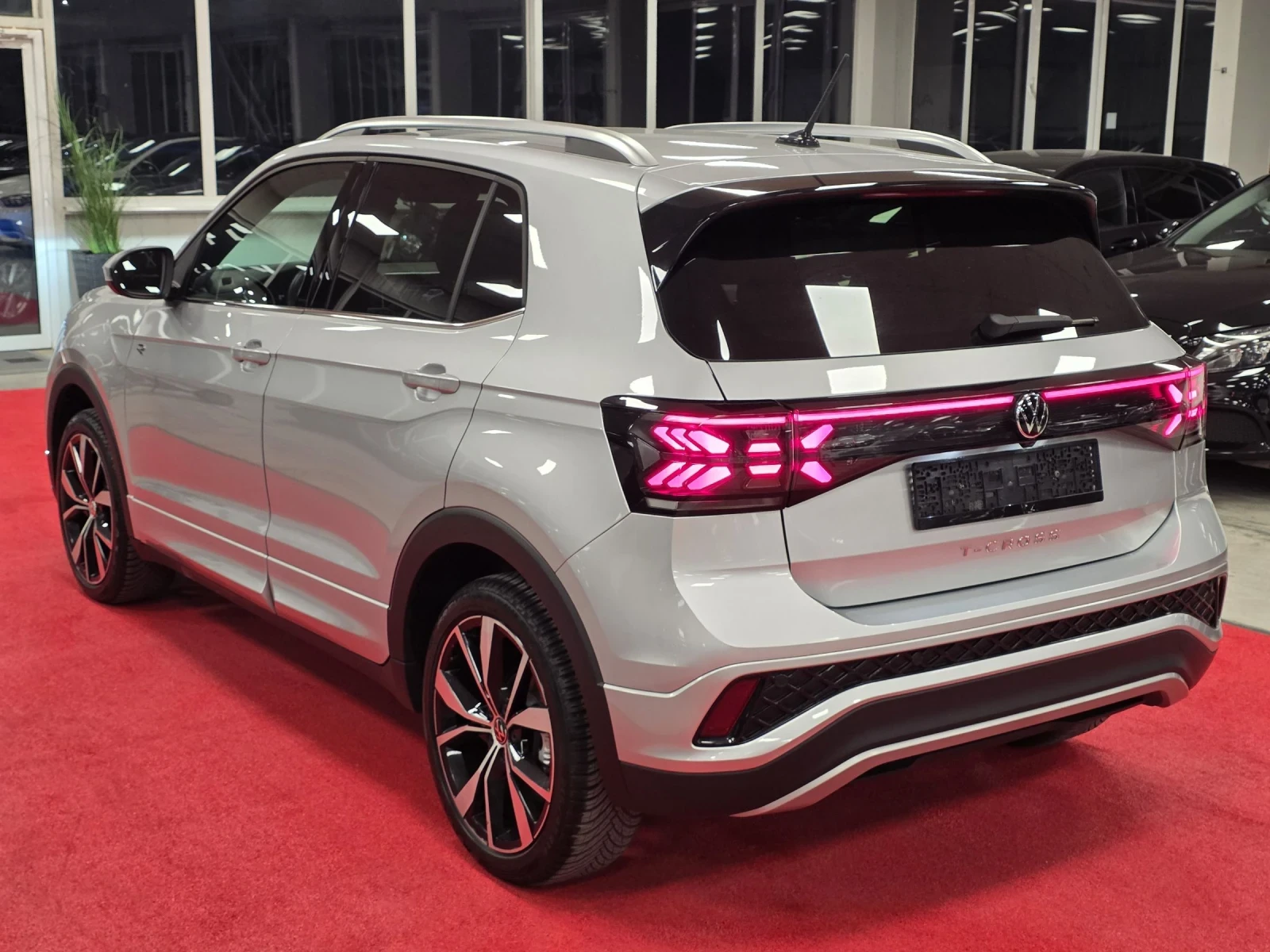 VW T-Cross R | 1.5TSI | DSG7 | IQ Light , снимка 4 - Автомобили и джипове - 54208914