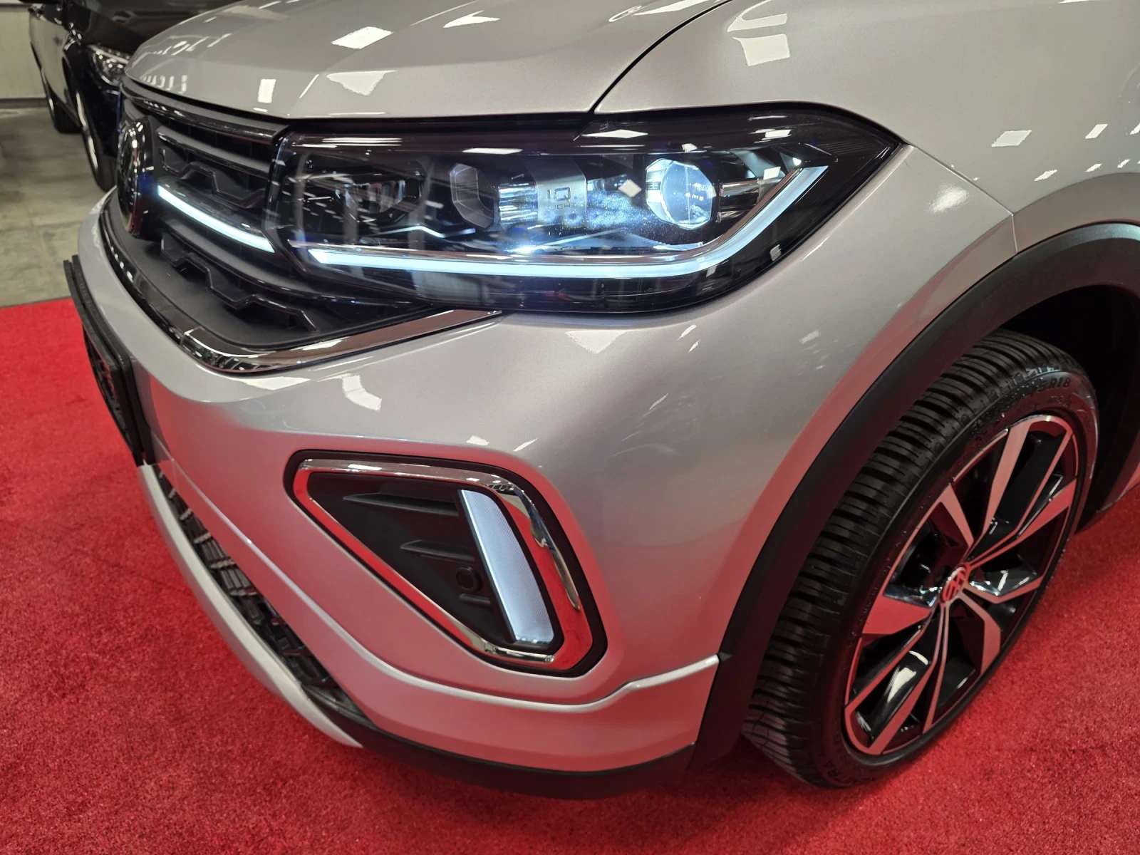 VW T-Cross R | 1.5TSI | DSG7 | IQ Light , снимка 17 - Автомобили и джипове - 54208914