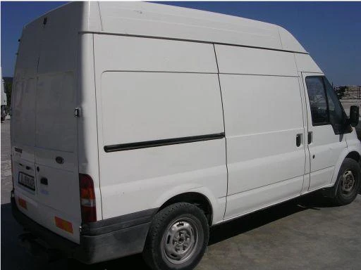 Ford Transit 2.4 задно предаване на части, снимка 2 - Бусове и автобуси - 49470640