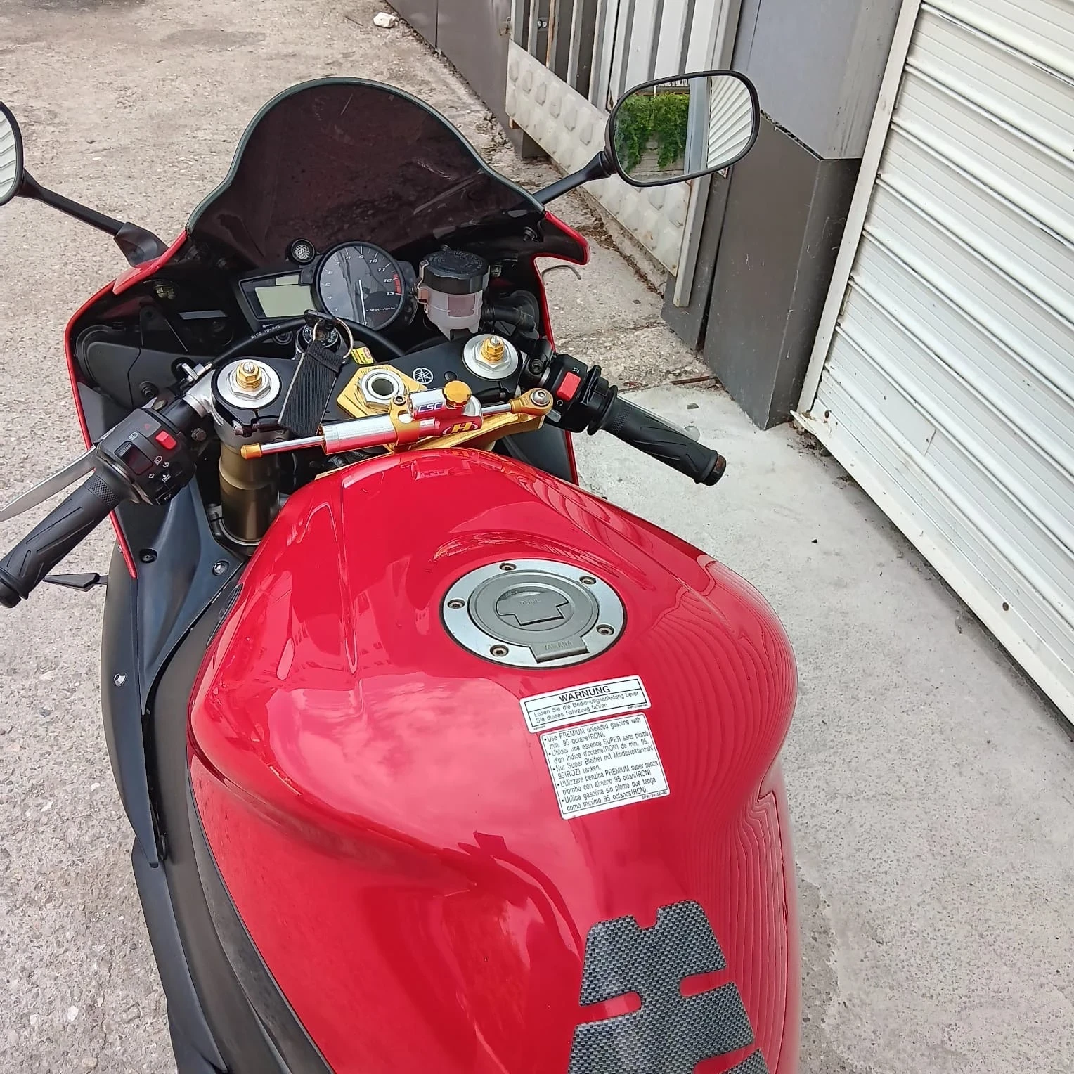 Yamaha YZF-R1  - изображение 8