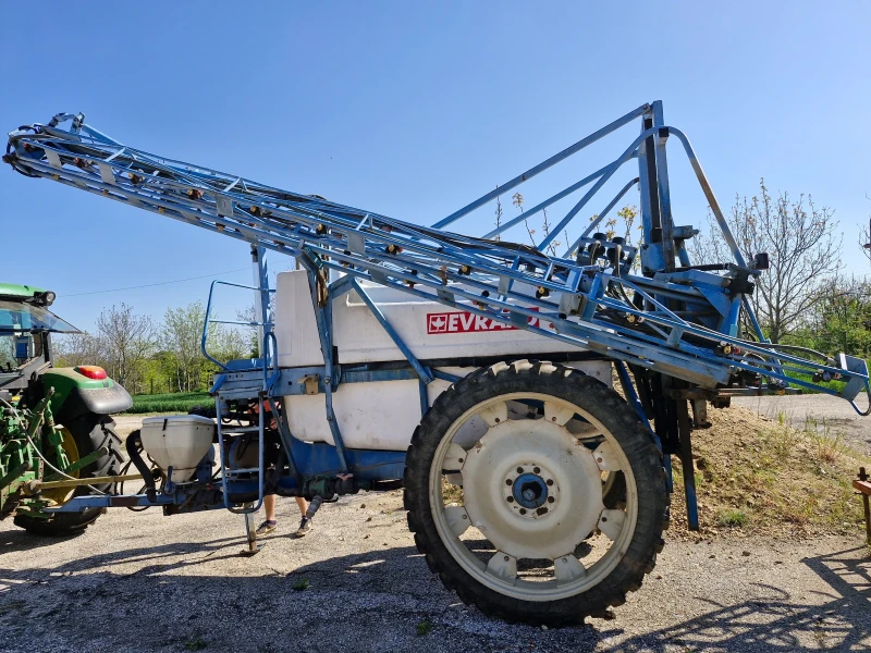 Пръскачка Hardi, снимка 3 - Селскостопанска техника - 52635216