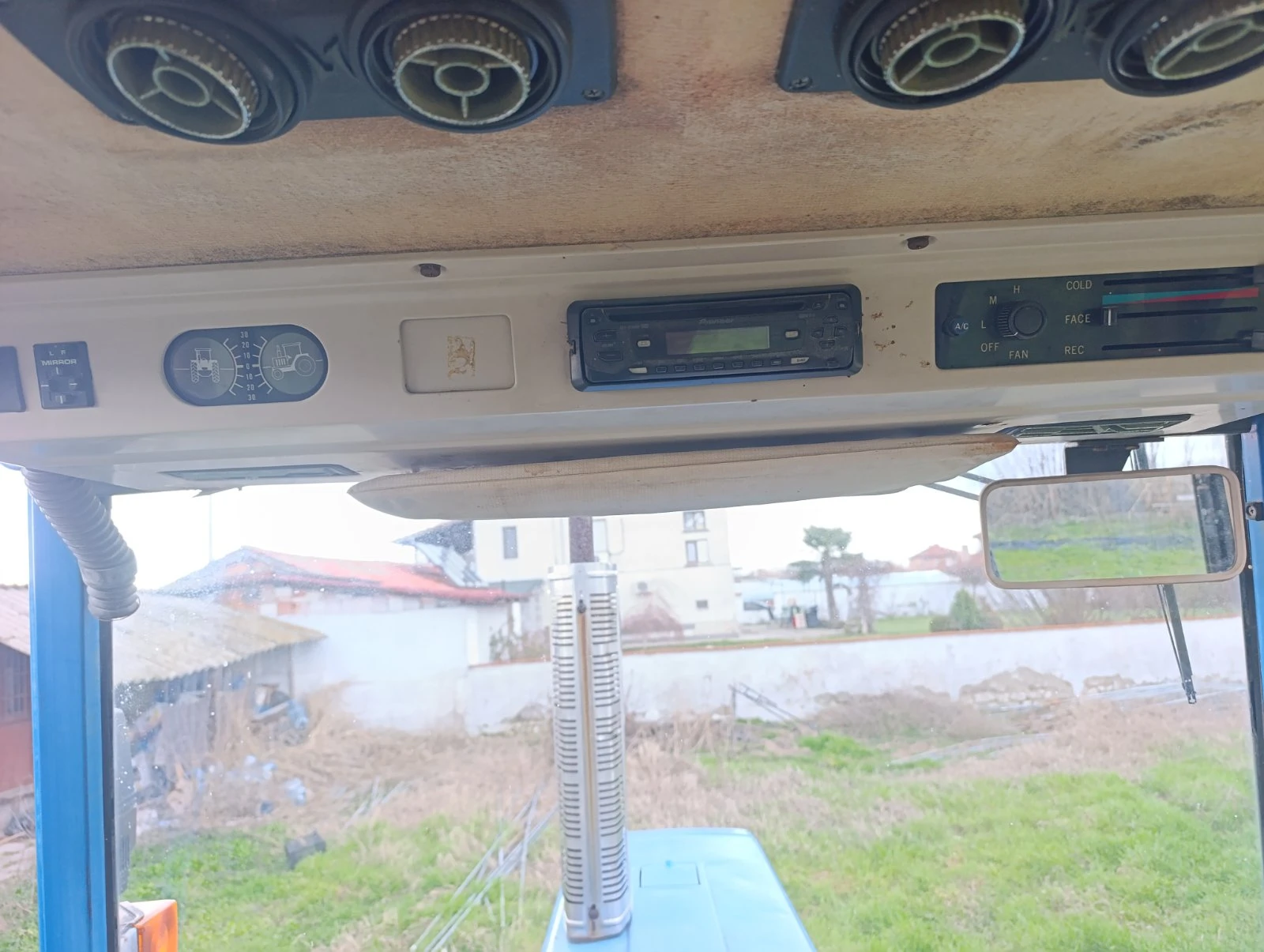 Трактор Болгар T8010 4х4, снимка 14 - Селскостопанска техника - 54965031