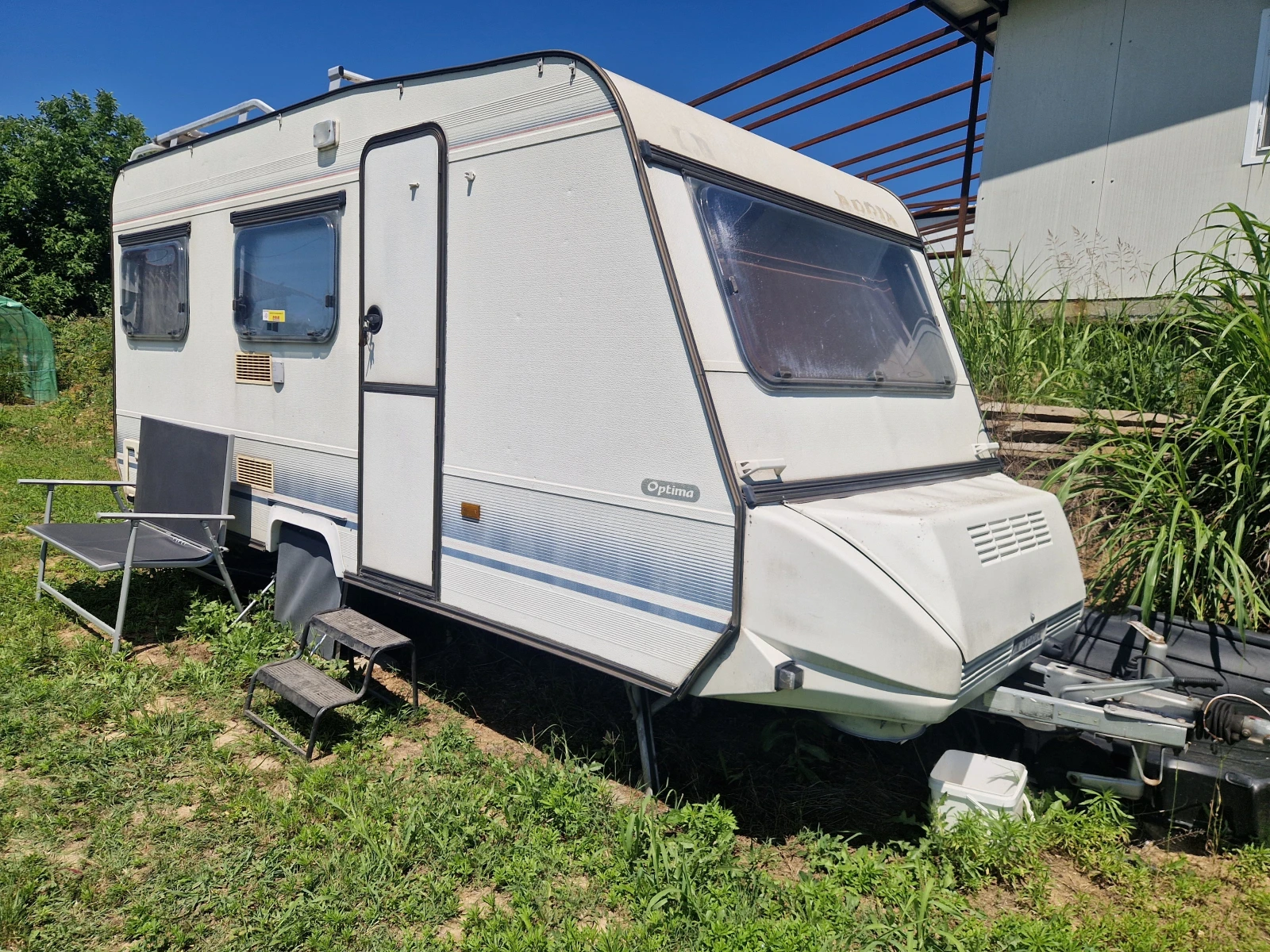 Каравана Adria 5 МЕТРА/, снимка 2 - Каравани и кемпери - 54965244