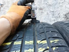 Гуми Зимни 235/45R17, снимка 4