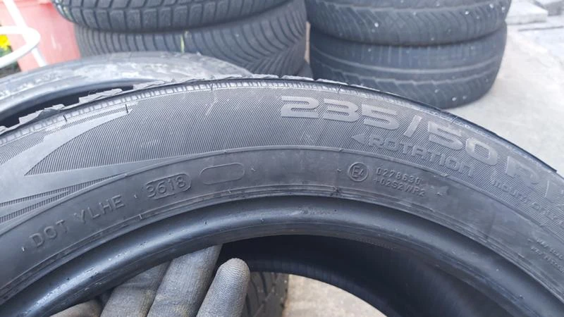 Гуми Зимни 235/50R17, снимка 7 - Гуми и джанти - 27313851