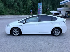 Toyota Prius СОЛАР* HEAD-UP* ГАЗ* AndroidAuto/CarPlay* РЕГИСТРИ, снимка 2