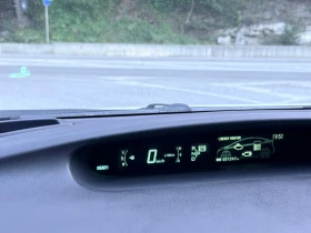 Toyota Prius СОЛАР* HEAD-UP* ГАЗ* AndroidAuto/CarPlay* РЕГИСТРИ, снимка 12