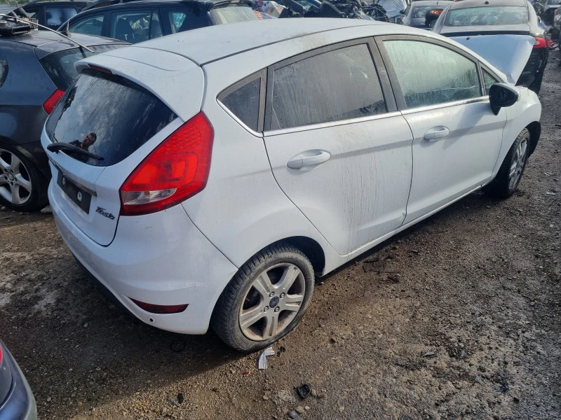 Ford Fiesta 1.6dizel-90ks -2010god-HHJD, снимка 1 - Автомобили и джипове - 48478226