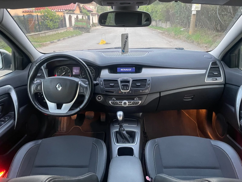 Renault Laguna 2.0 I, снимка 12 - Автомобили и джипове - 47323124