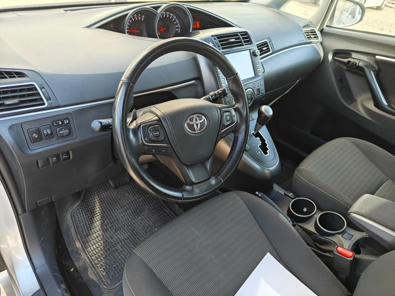 Toyota Verso, снимка 9 - Автомобили и джипове - 47802427