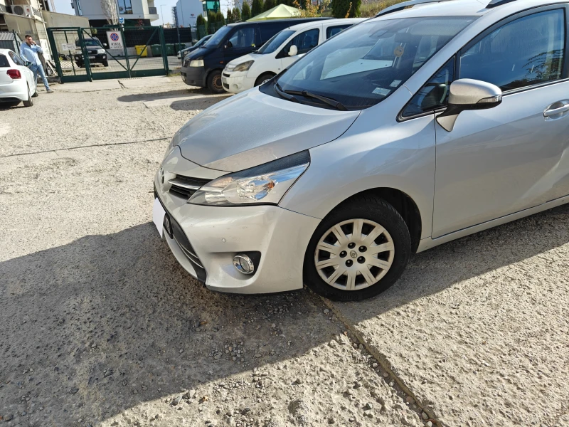 Toyota Verso, снимка 4 - Автомобили и джипове - 47802427