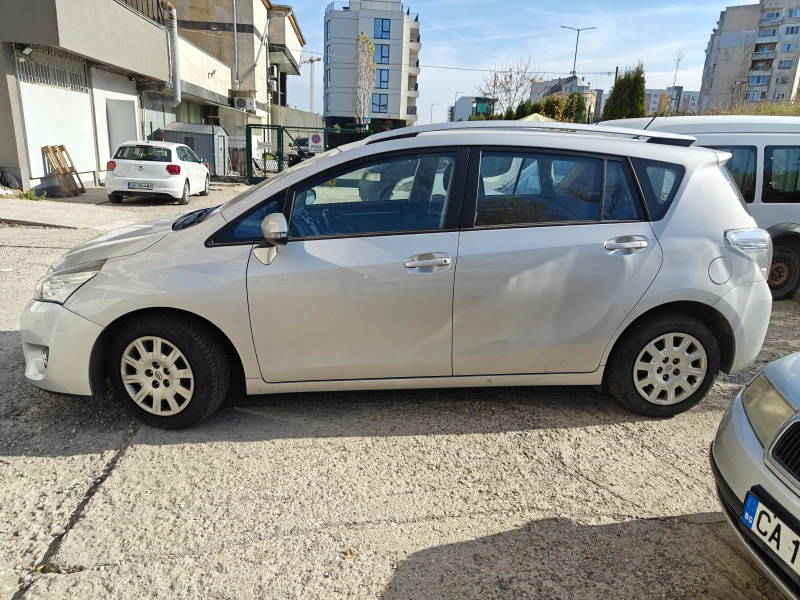 Toyota Verso, снимка 6 - Автомобили и джипове - 47802427