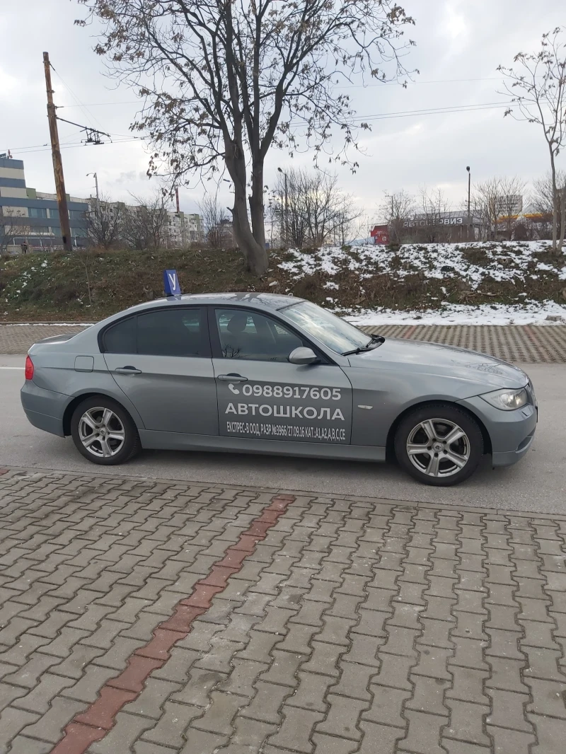 BMW 318 Седан, снимка 4 - Автомобили и джипове - 48262733