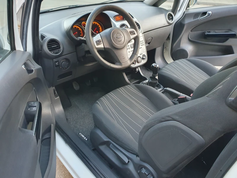 Opel Corsa 1.2i ГАЗ-БЕНЗИН, снимка 10 - Автомобили и джипове - 48761228