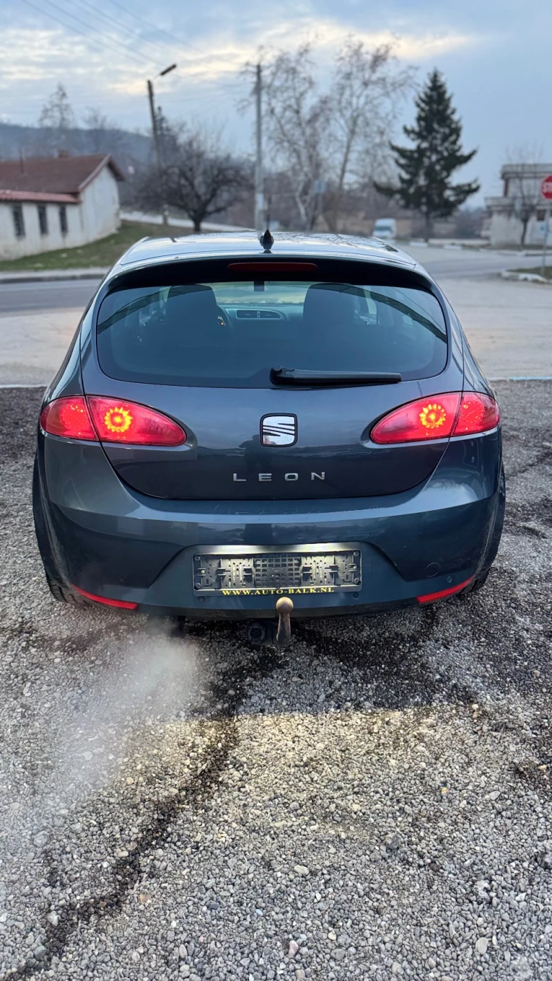 Seat Leon 2.0 FSI, снимка 15 - Автомобили и джипове - 48773625