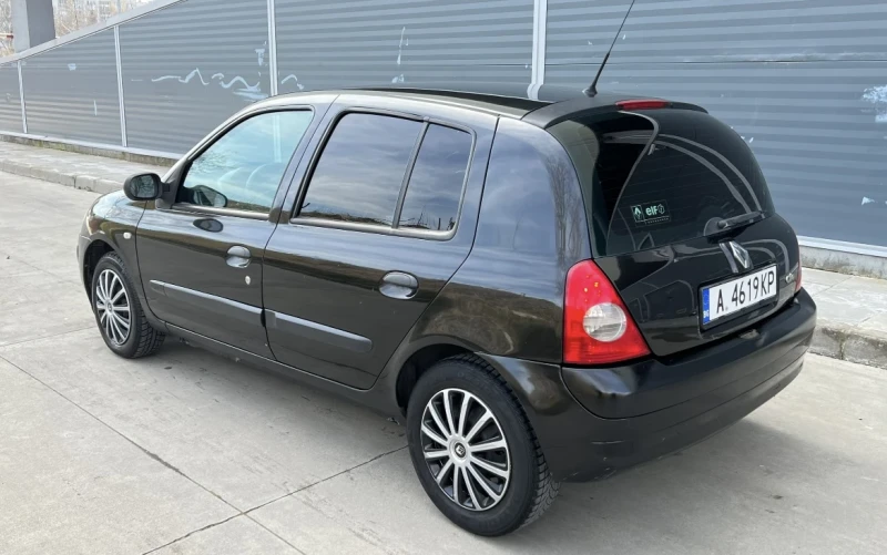 Renault Clio 1.4 75 к.с 2006г, снимка 1 - Автомобили и джипове - 49456082