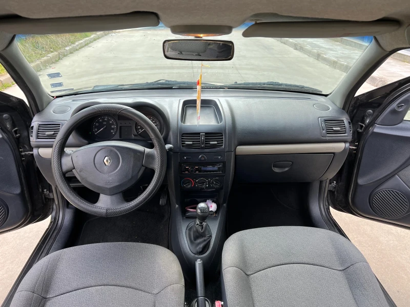 Renault Clio 1.4 75 к.с 2006г, снимка 9 - Автомобили и джипове - 49456082