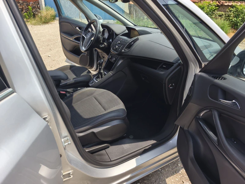 Opel Zafira 1.6 * Турбо* фабричен метан* 6+ 1 места* , снимка 8 - Автомобили и джипове - 51696445