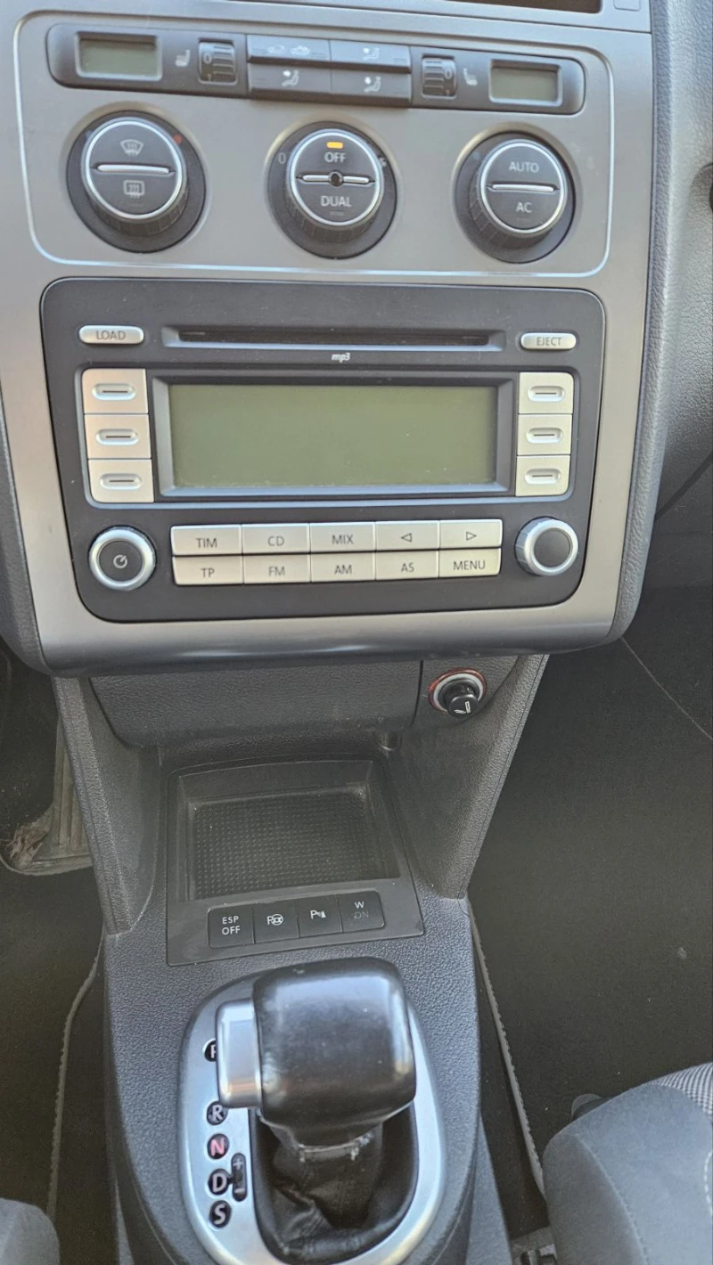 VW Touran CROSS, снимка 8 - Автомобили и джипове - 52411353